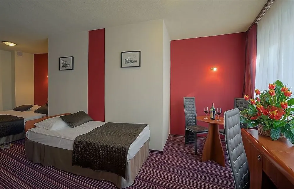 Hotel Delta Cracovia 3*,
