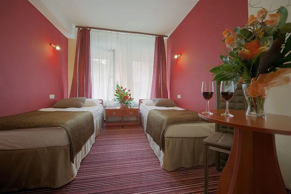 Hotel Delta Краков 3*,