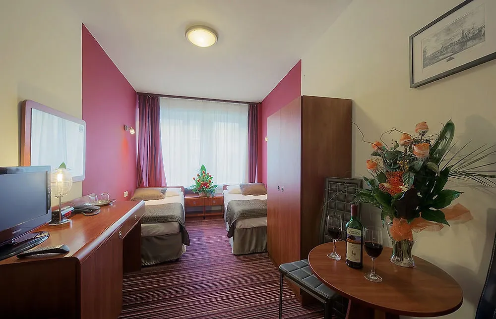Hotel Delta Краков 3*,  Польша