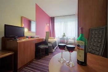 ***  Hotel Delta Cracovia Polonia